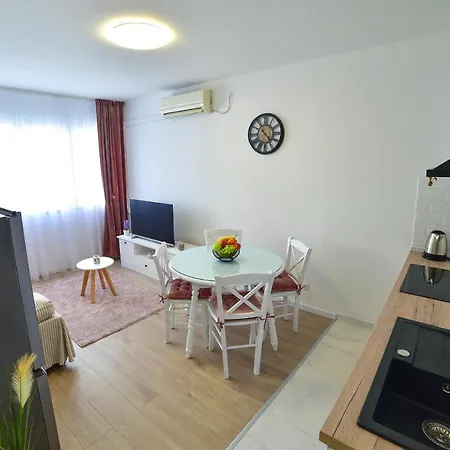 Apartment New And Modern Baroni Split