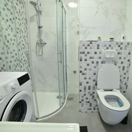 New And Modern Baroni Апартаменти *