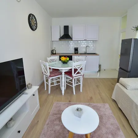 Apartment New And Modern Baroni *
