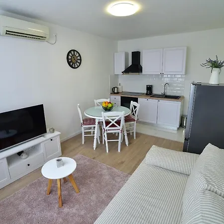 Διαμέρισμα New And Modern Baroni *