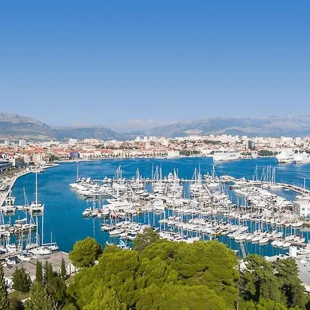 New And Modern Baroni سبليت