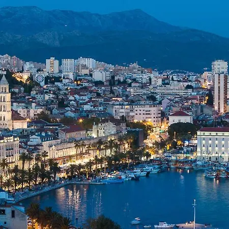 شقة New And Modern Baroni سبليت