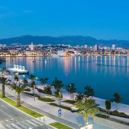 New And Modern Baroni *