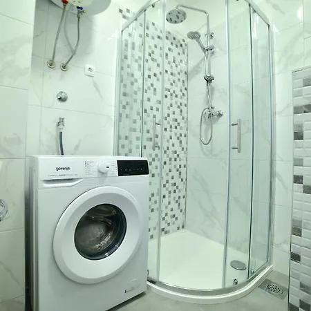 New And Modern Baroni سبليت