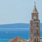 New And Modern Baroni * Split